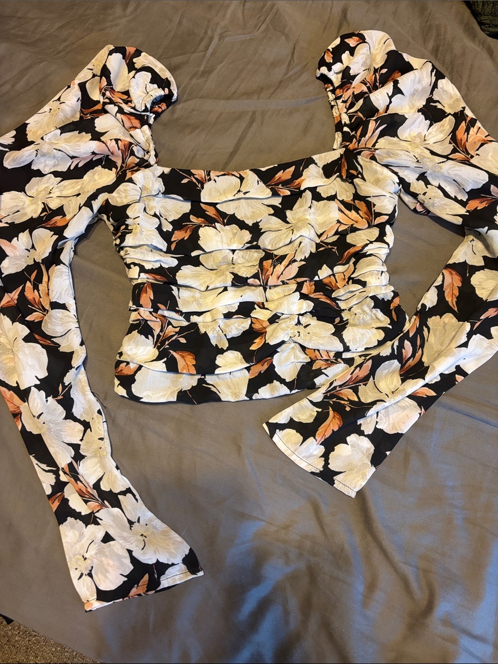 Abercrombie & Fitch Black Floral Puff-Sleeve Crop Top